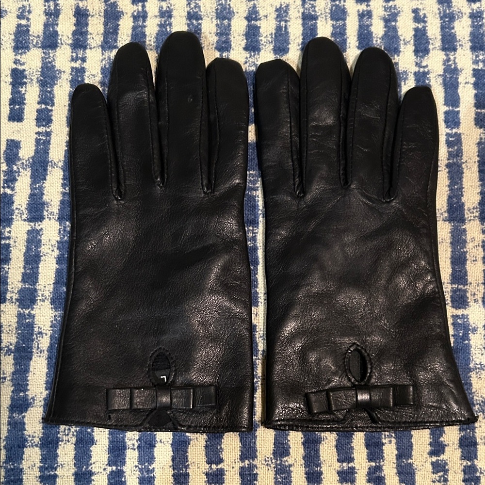 Vintage Black Leather Bow Gloves